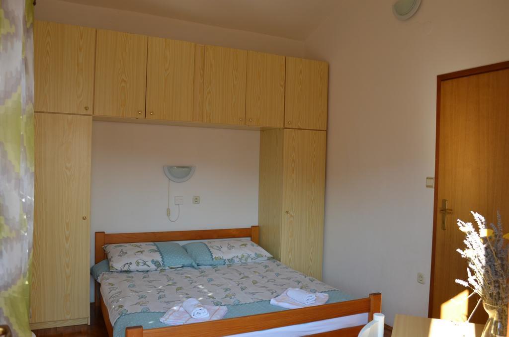 Apartments Sersic Baska Ruang foto